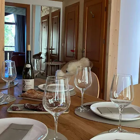 4 Pieces Avec Balcons, Proche Meribel - Fr-1-180-640 Апартаменты *
