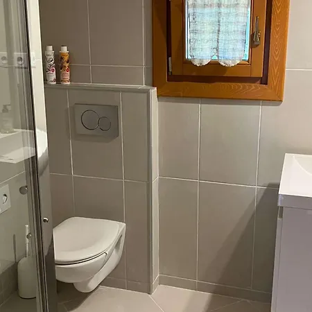 4 Pieces Avec Balcons, Proche Meribel - Fr-1-180-640 * Les Allues
