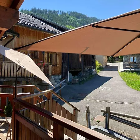 4 Pieces Avec Balcons, Proche Meribel - Fr-1-180-640 Апартаменты